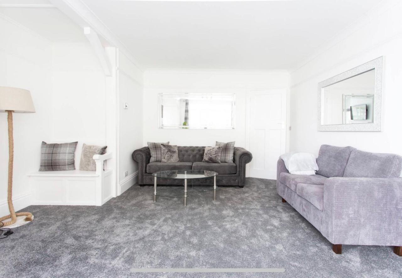 ליים ריג'יס Ammonite Luxury Beachfront Apartment מראה חיצוני תמונה